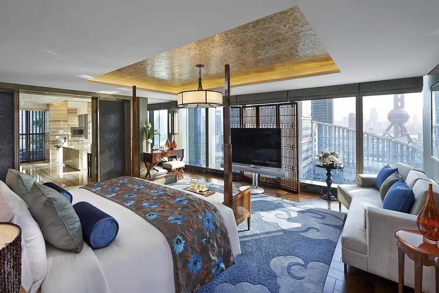 Mandarin Oriental Pudong, Shanghai Presidential Suite Bedroom