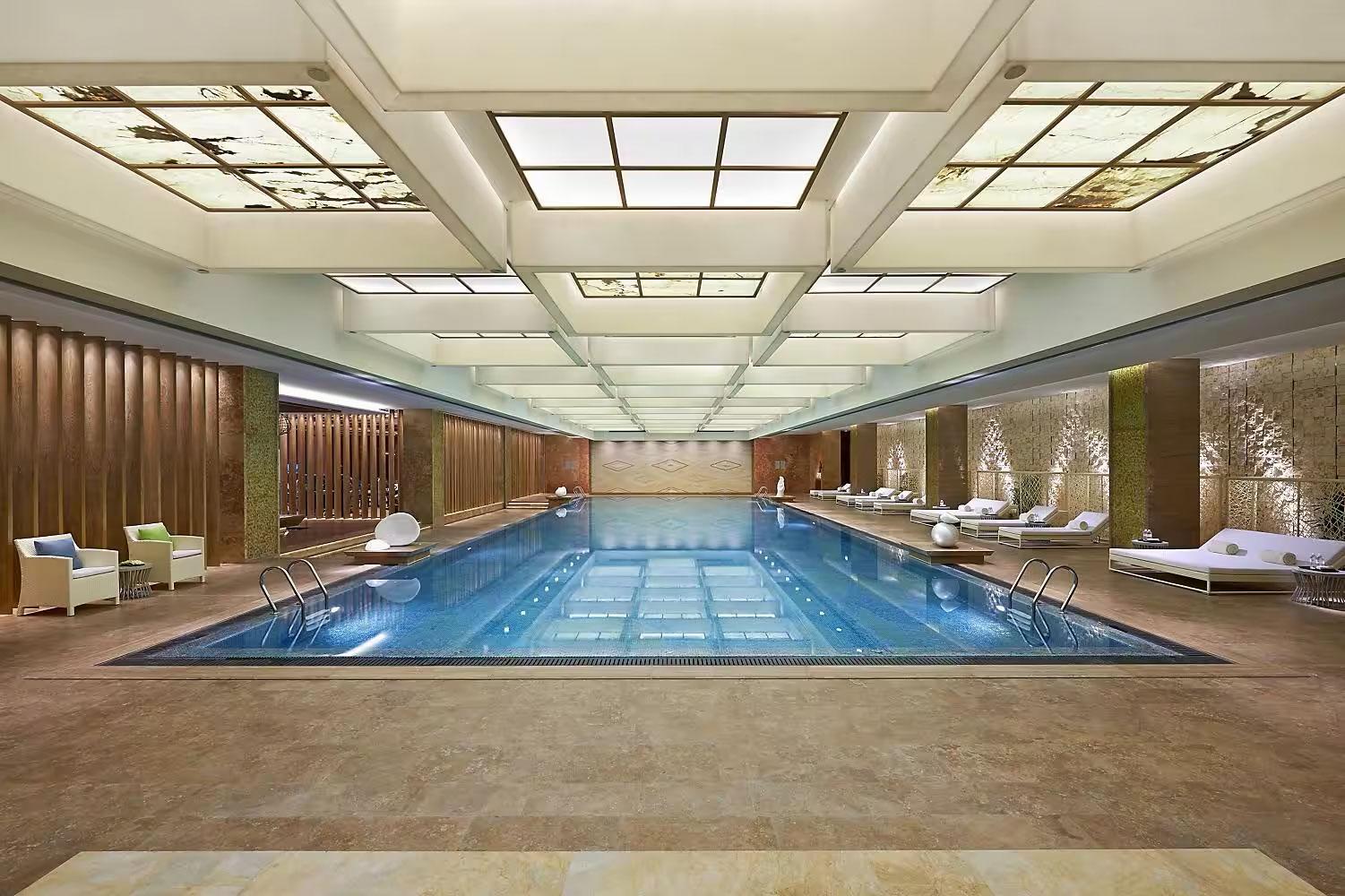 Mandarin Oriental Pudong, Shanghai Swimming Pool