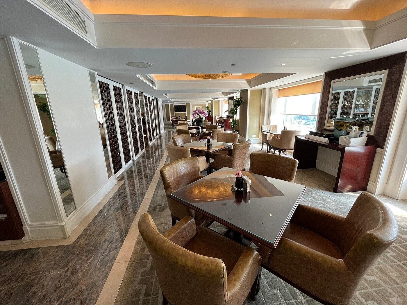 Pudong Shangri-La, Shanghai Executive Club Lounge
