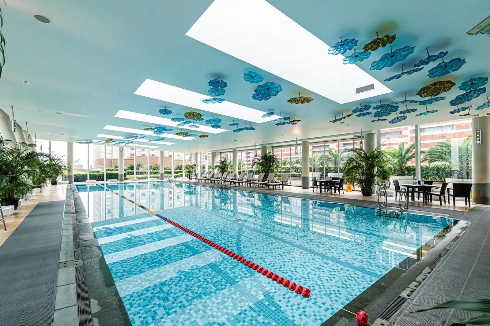 Pudong Shangri-La, Shanghai Swimming Pool