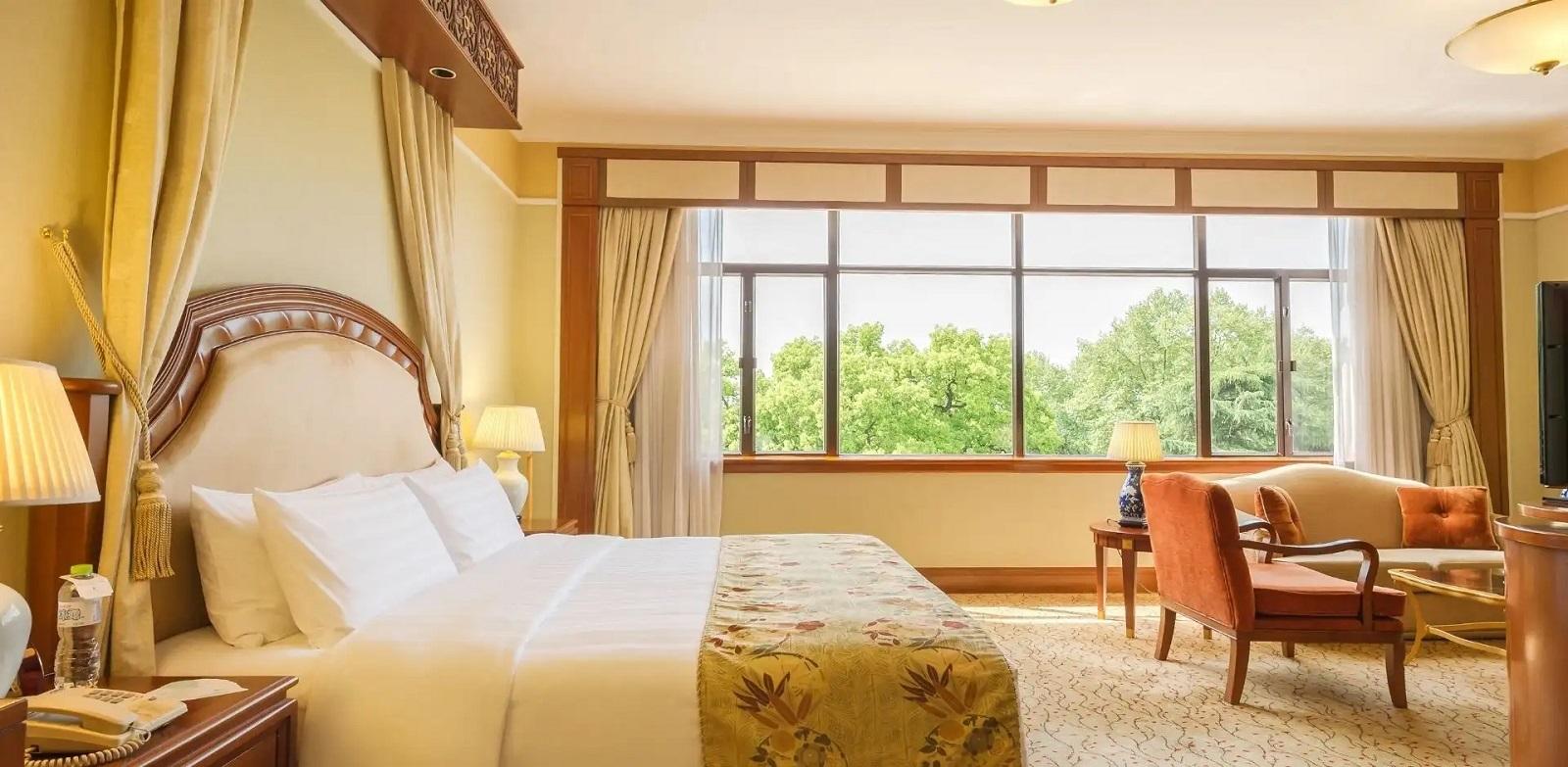Shangri-La Hotel, Hangzhou West Wing Hillview Room