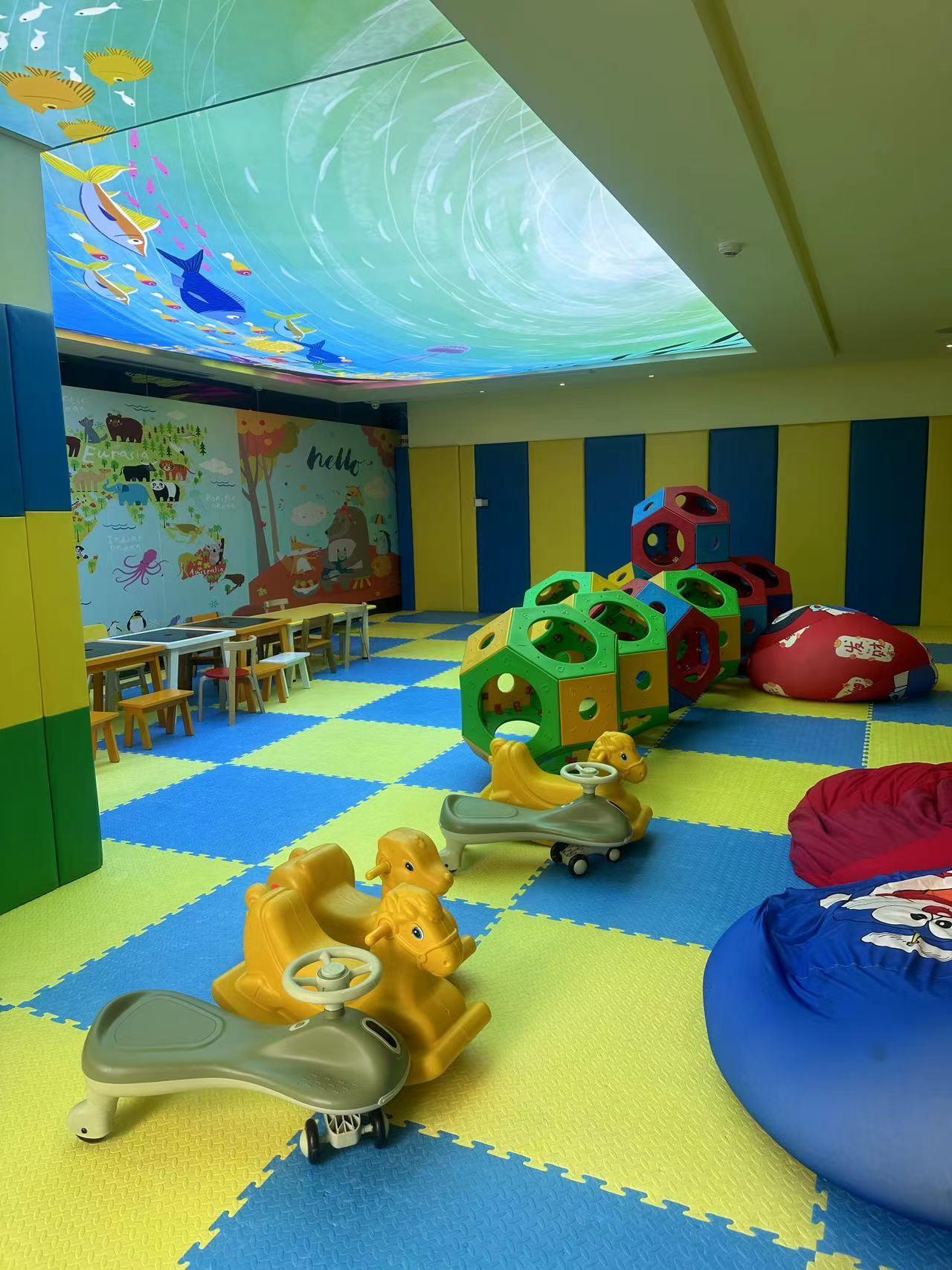 Sheraton Grand Hangzhou Wetland Park Resort Kids Club Toys