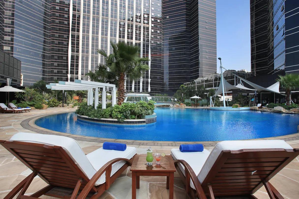 Sheraton Shenzhen Futian Hotel Swimming Pool
