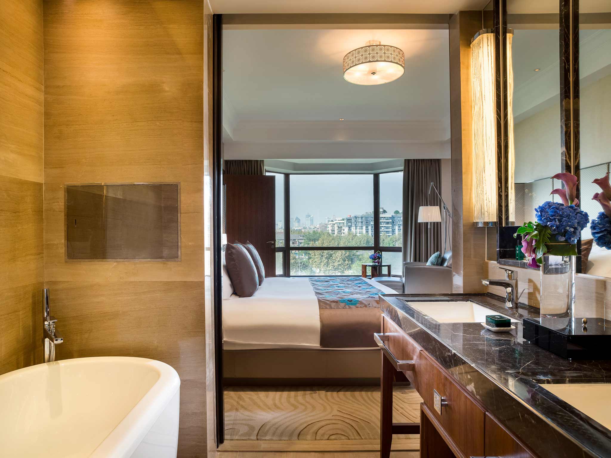 Sofitel Hangzhou Westlake Bedroom View