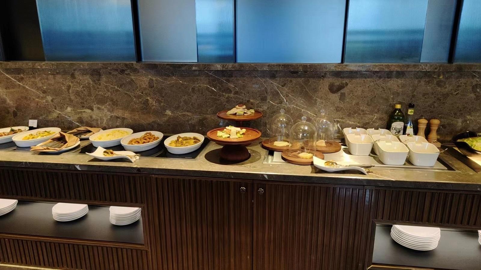 Sofitel Shanghai Hongqiao Executive Club Lounge Hot Foods