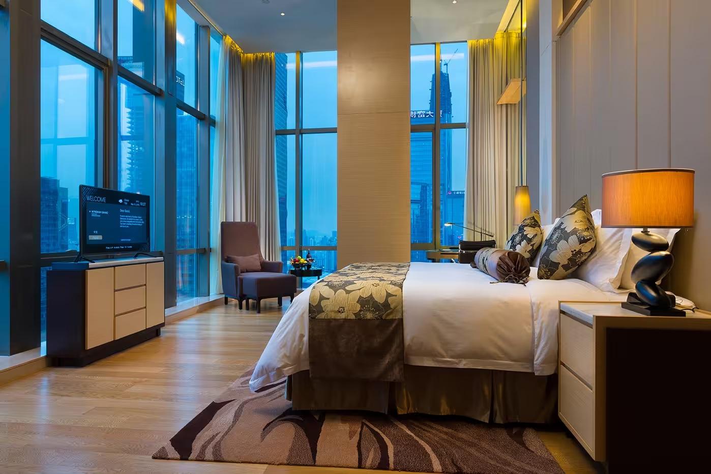 Wyndham Grand Shenzhen King Bedroom View