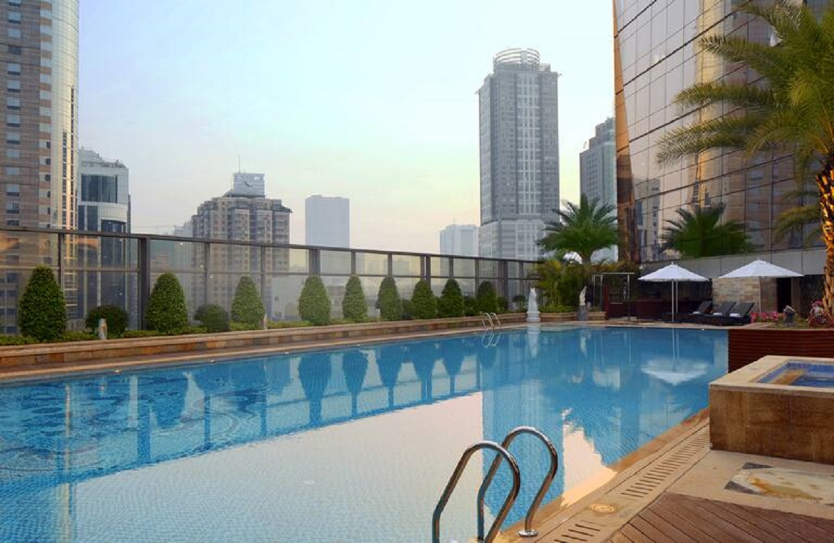 DoubleTree by Hilton Guangzhou Swimming Pool