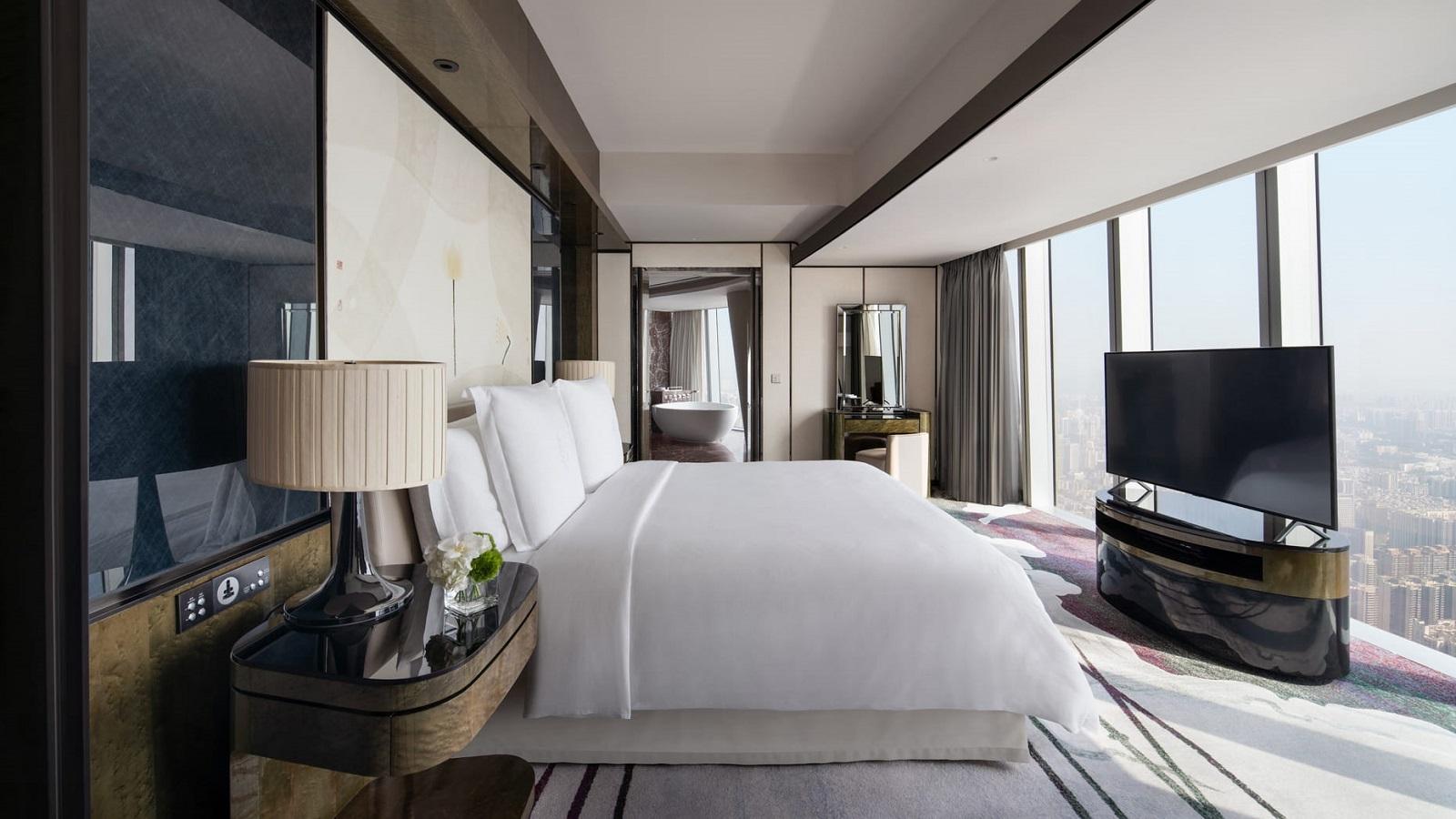Four Seasons Hotel Guangzhou Deluxe Suite