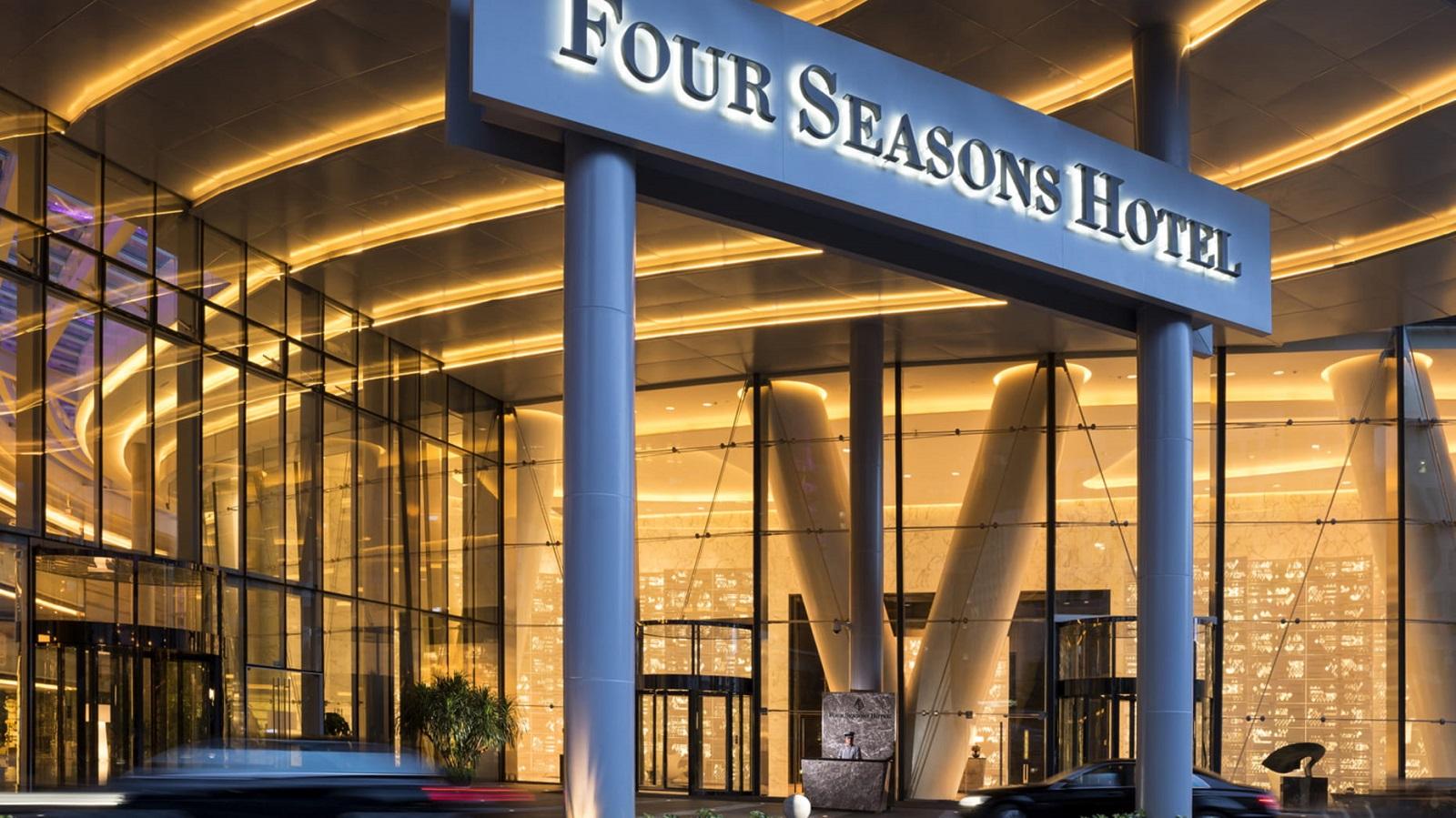 Four Seasons Hotel Guangzhou Entrance