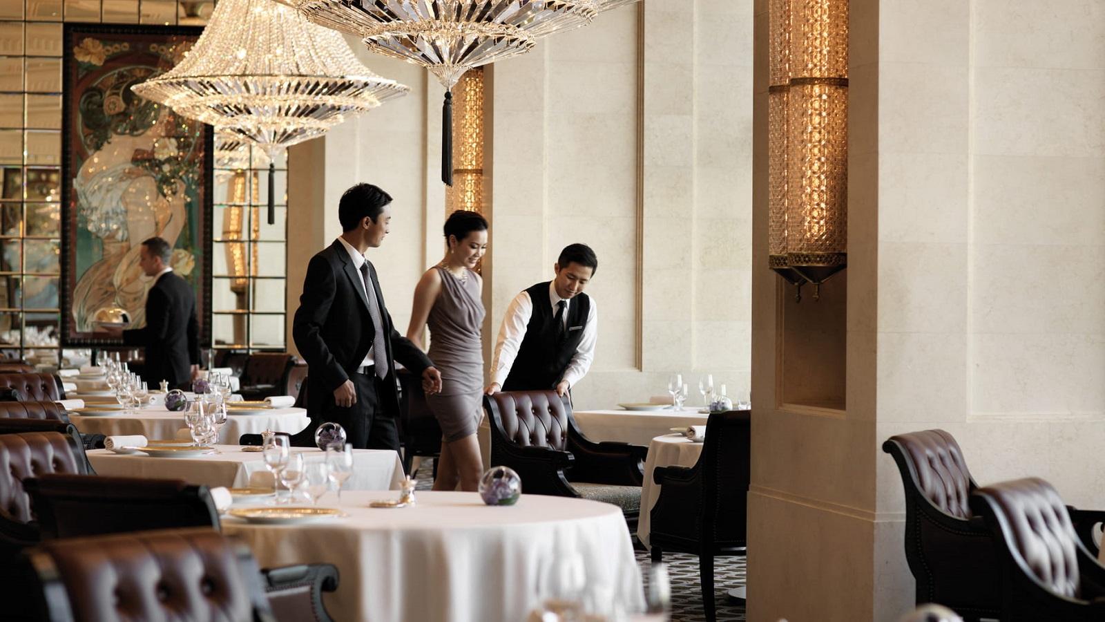 Four Seasons Hotel Hong Kong Dining