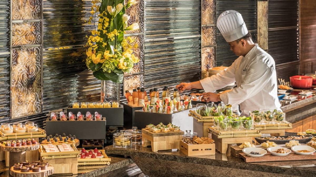Four Seasons Hotel Hong Kong Executive Club Lounge Food Area