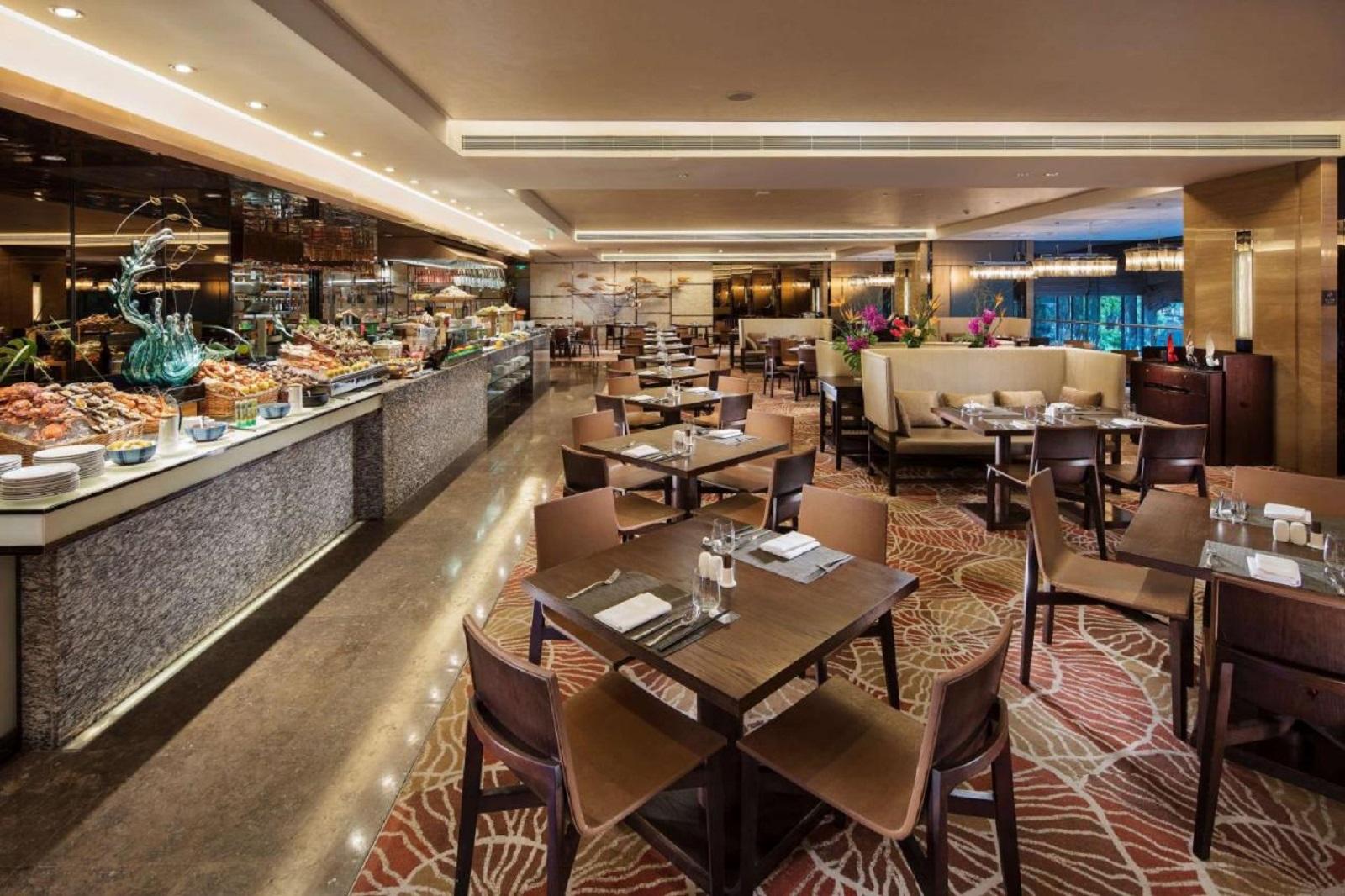 Hilton Guangzhou Tianhe Executive Club Lounge Table Seating