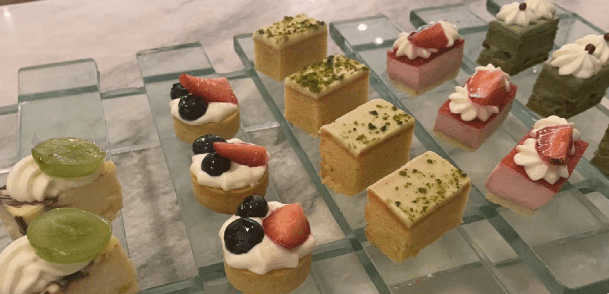 InterContinental Shanghai Jing'An Executive Club Lounge Food Desserts