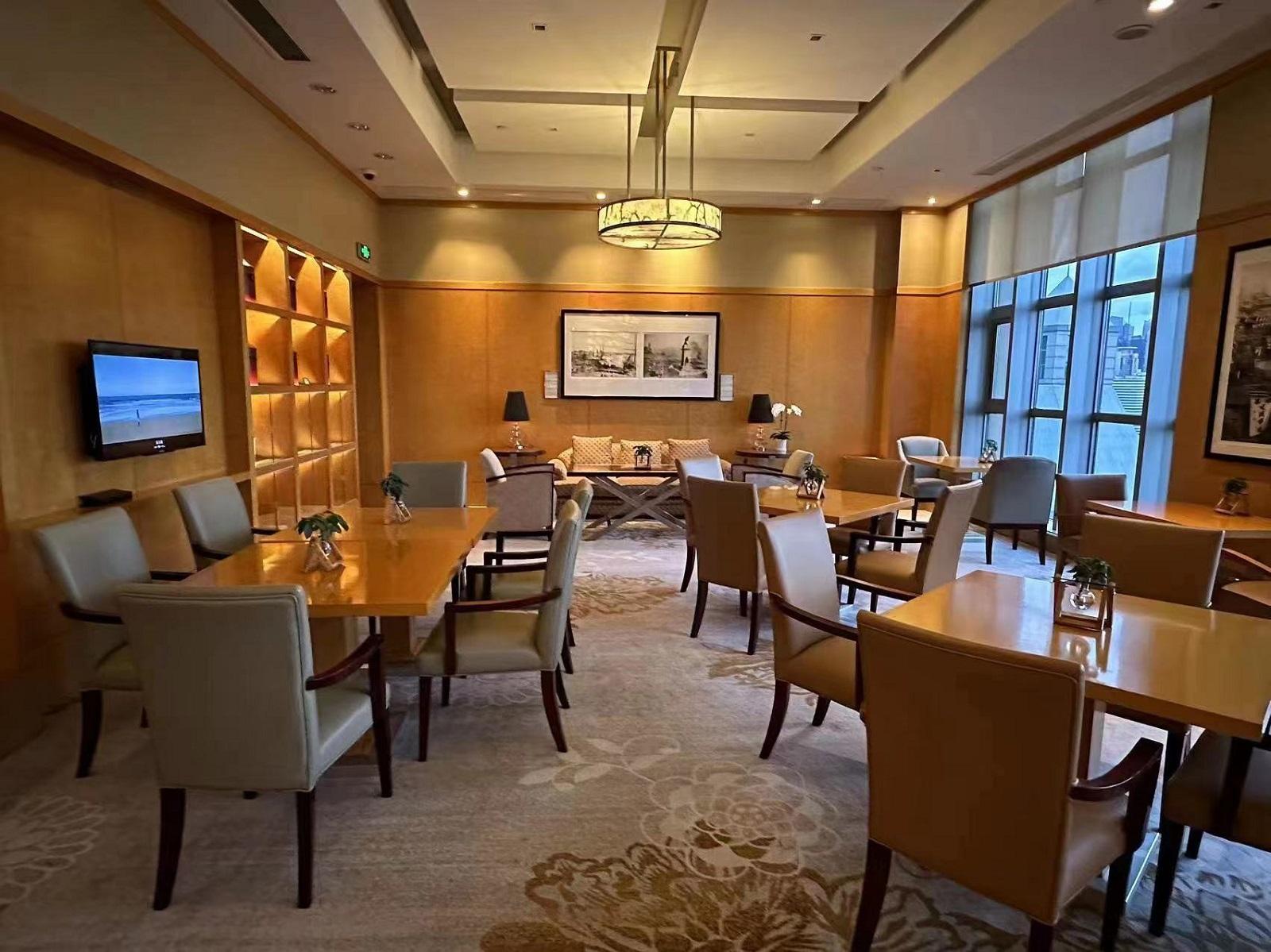 InterContinental Shanghai Pudong Executive Club Lounge Tables