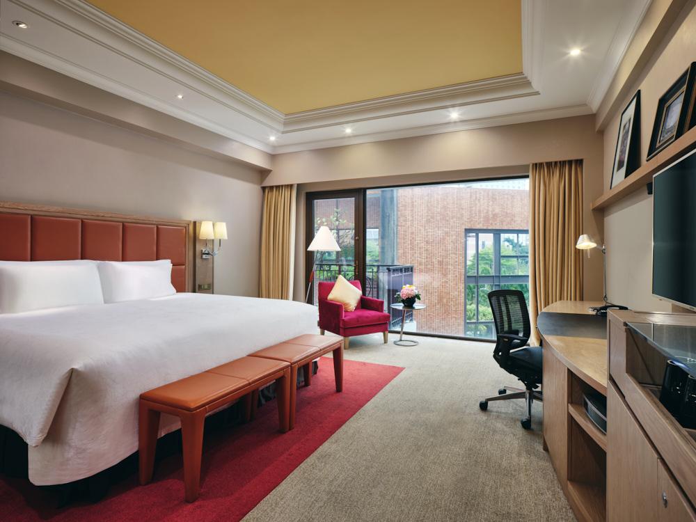 InterContinental Shenzhen King Bedroom