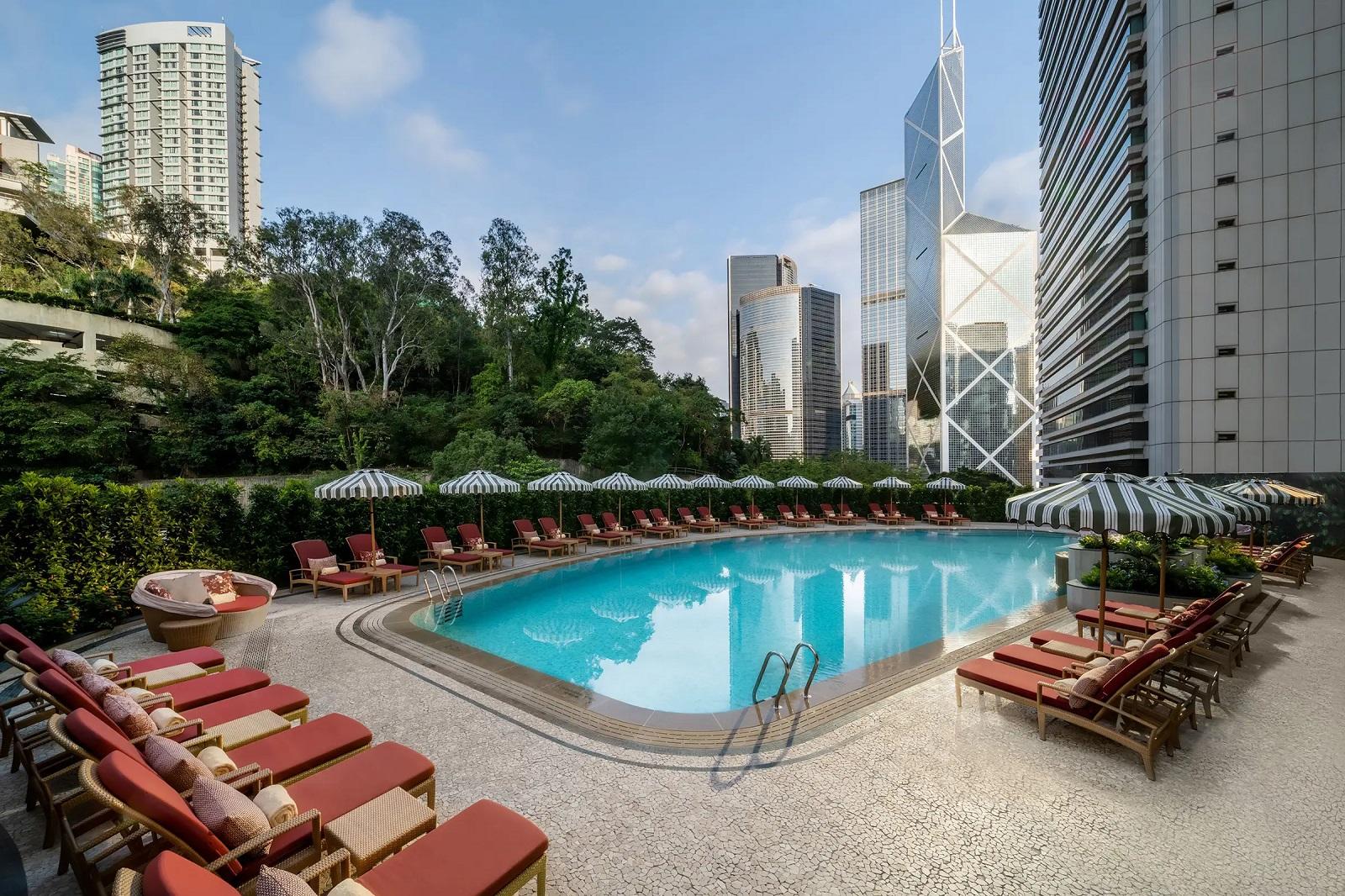 Island Shangri-La, Hong Kong Swimming Pool