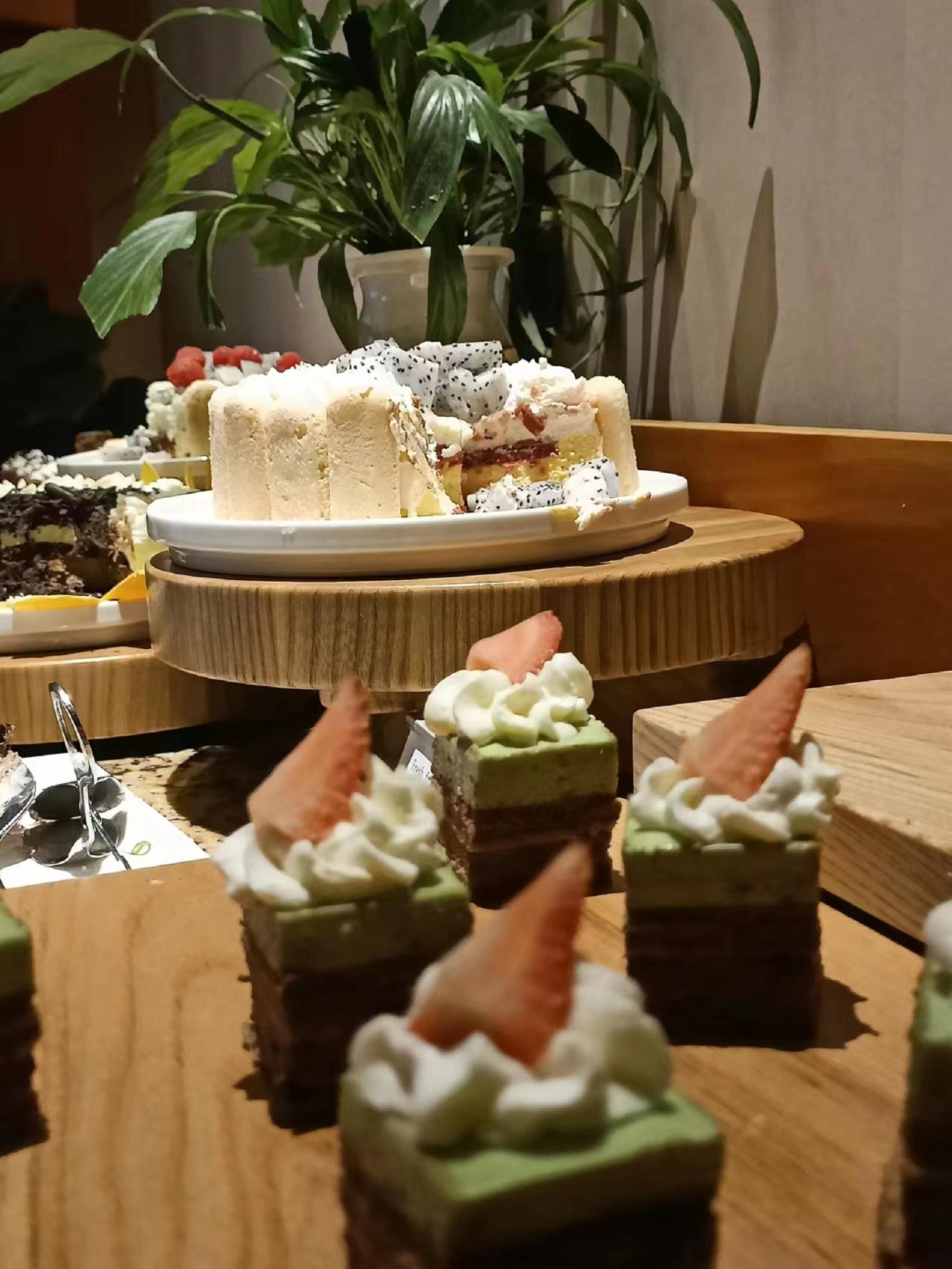 JW Marriott Hotel Shanghai at Tomorrow Square Executive Club Lounge Desserts