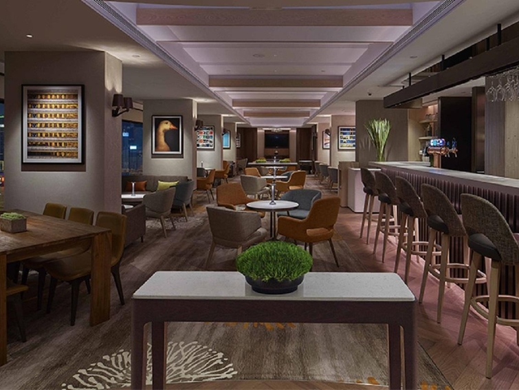 New World Millennium Hong Kong Hotel Executive Club Lounge