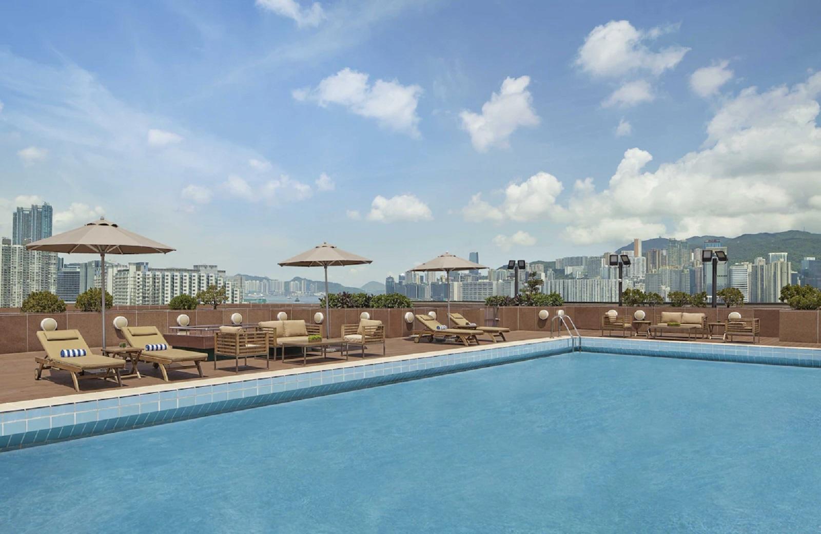 New World Millennium Hong Kong Hotel Swimming Pool