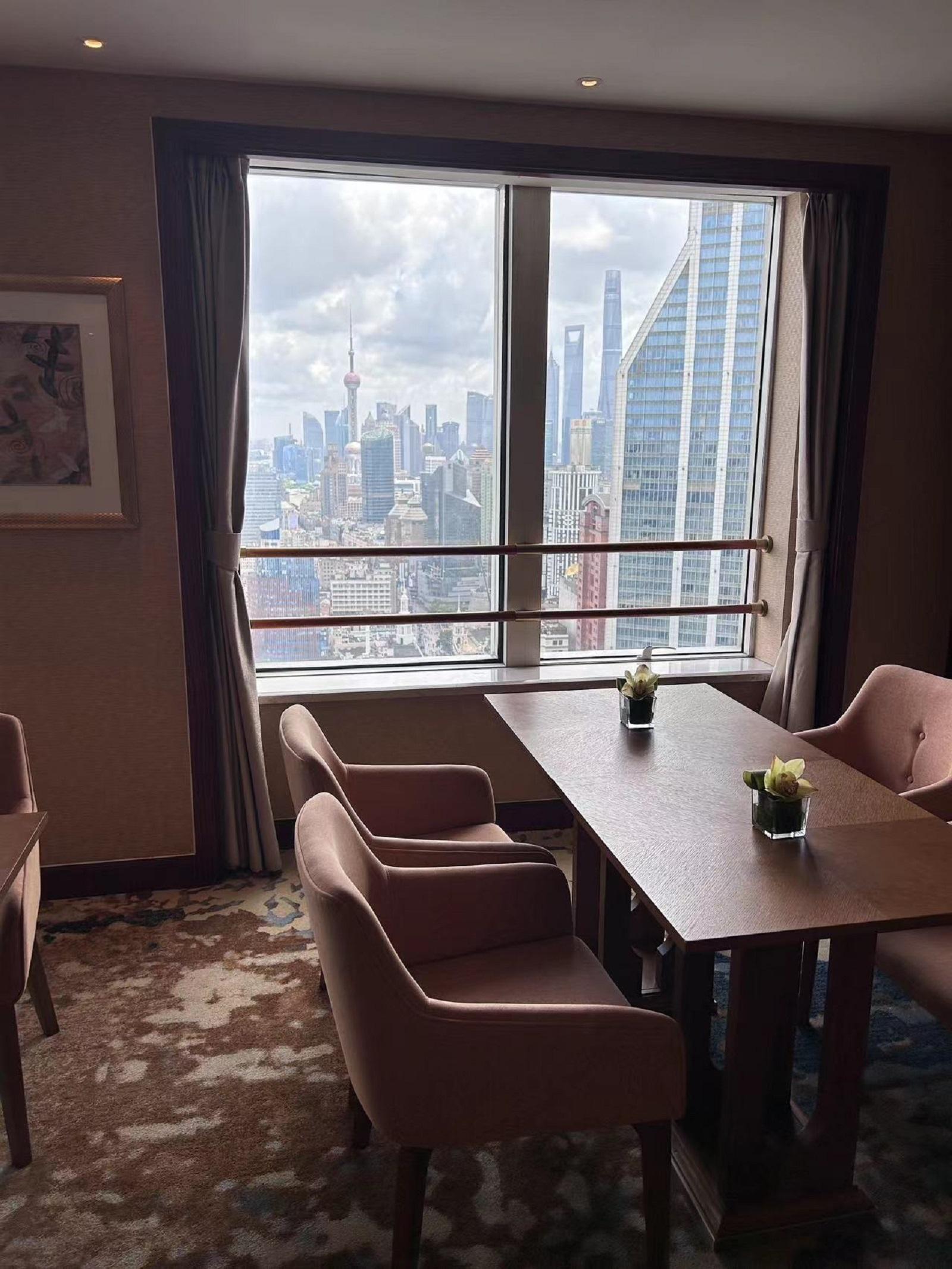 Radisson Blu Hotel Shanghai New World Executive Club Lounge Table