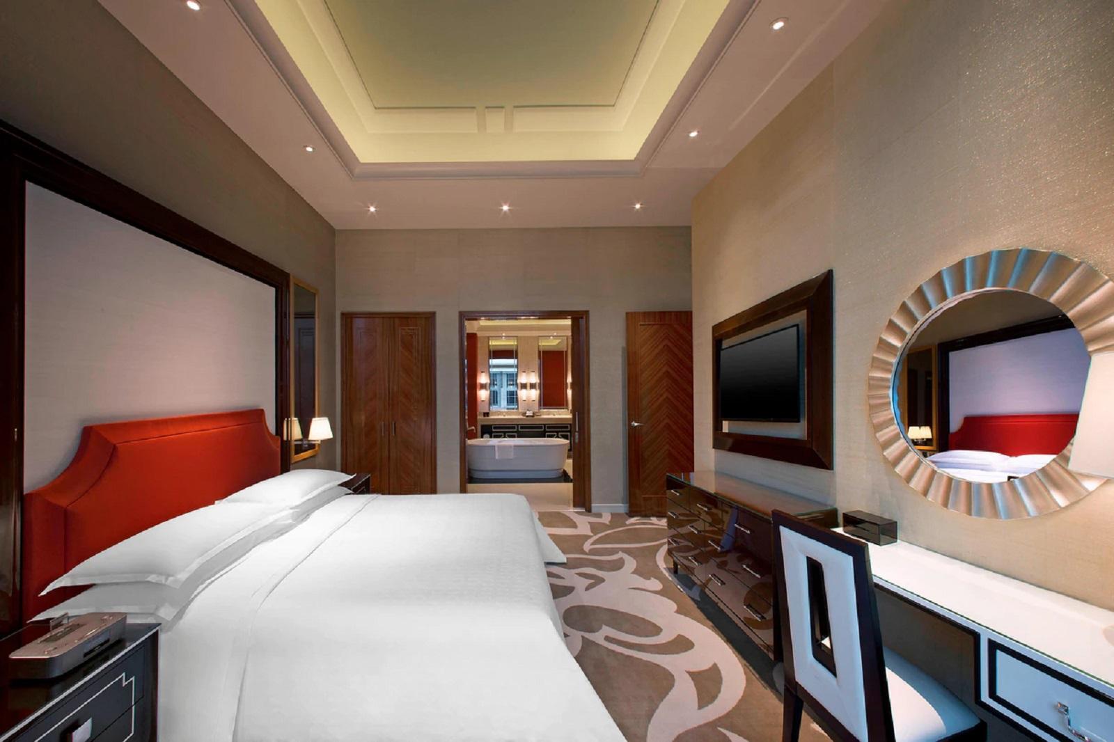 Sheraton Grand Macao King Bedroom