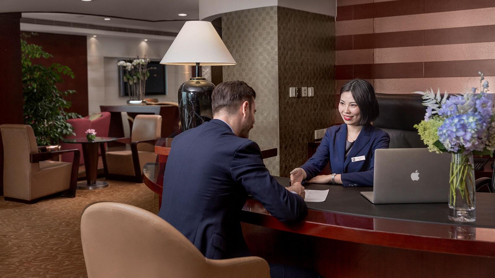 The Kunlun Jing An Executive Club Lounge Check In