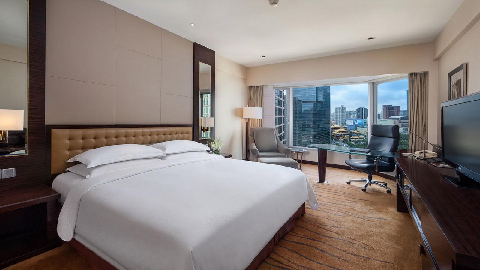 The Kunlun Jing An Executive Deluxe Room