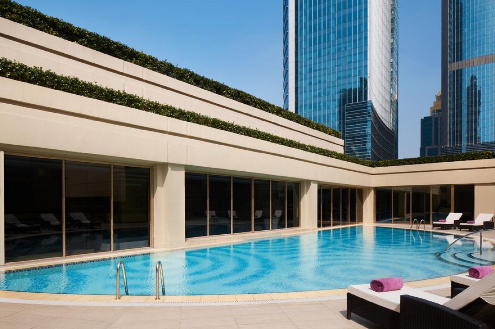 The Portman Ritz-Carlton, Shanghai Outdoor Swimming Pool