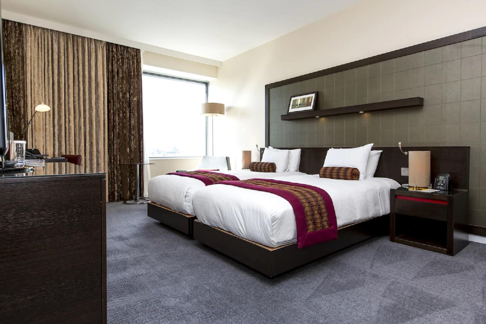 Hilton London Canary Wharf Twin Bed