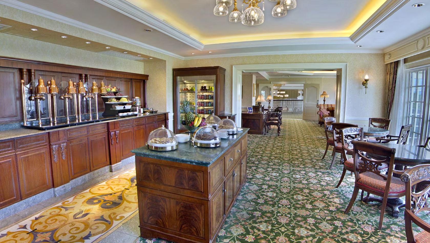 Hong Kong Disneyland Hotel Executive Club Lounge Buffet Area