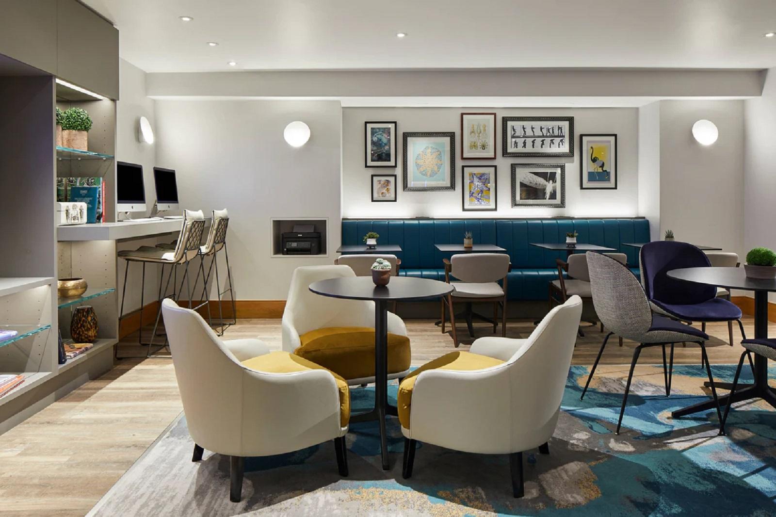 London Marriott Hotel Kensington Executive Club Lounge Dining Tables