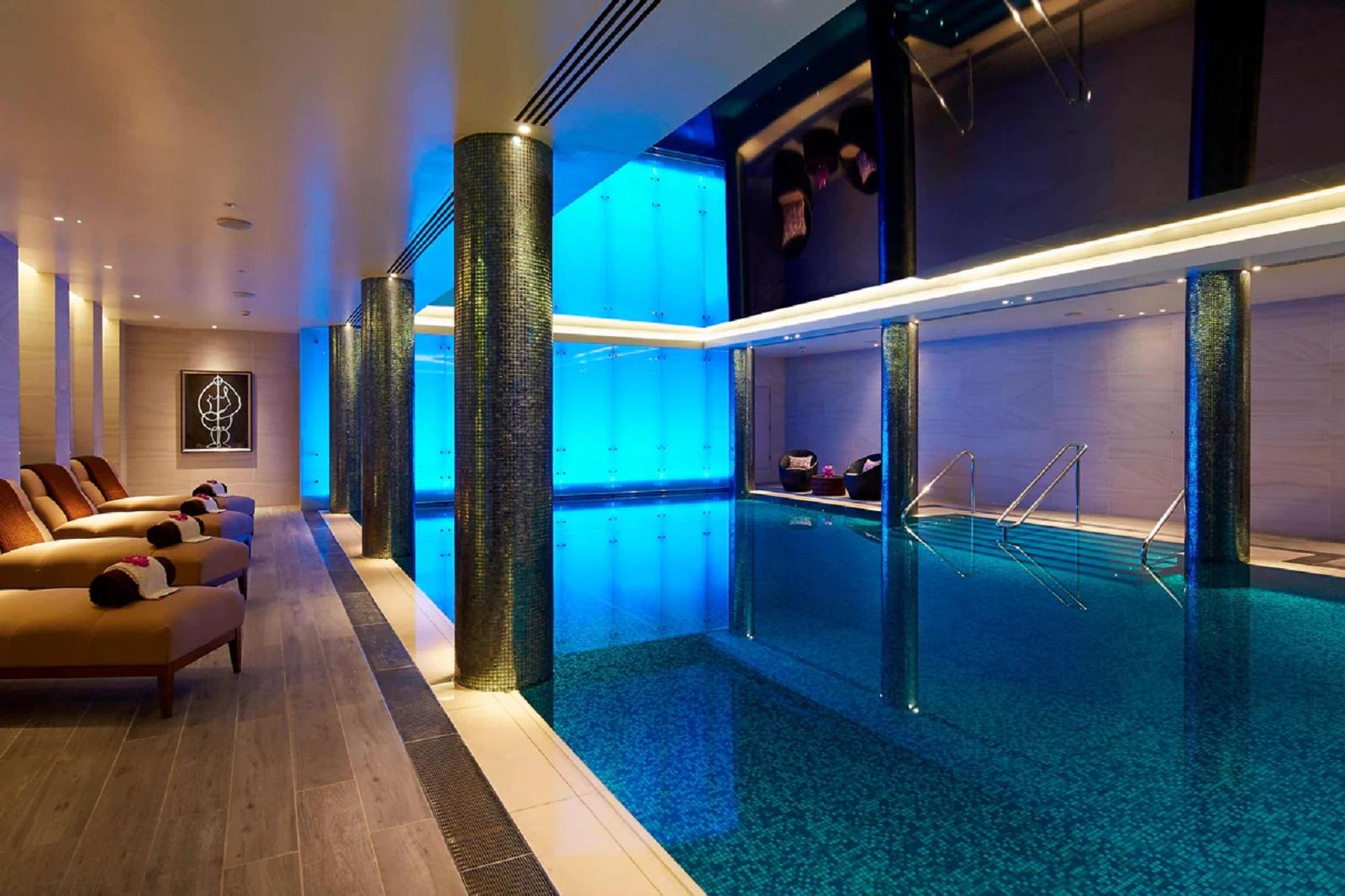 London Marriott Hotel Park Lane Swimming Pool