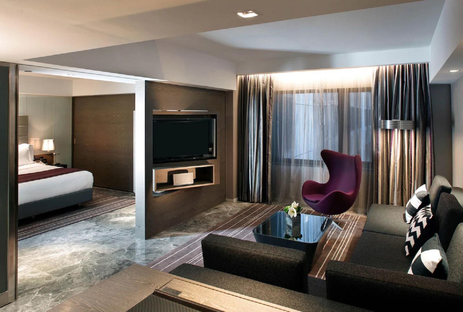 The Mira Hong Kong Suite