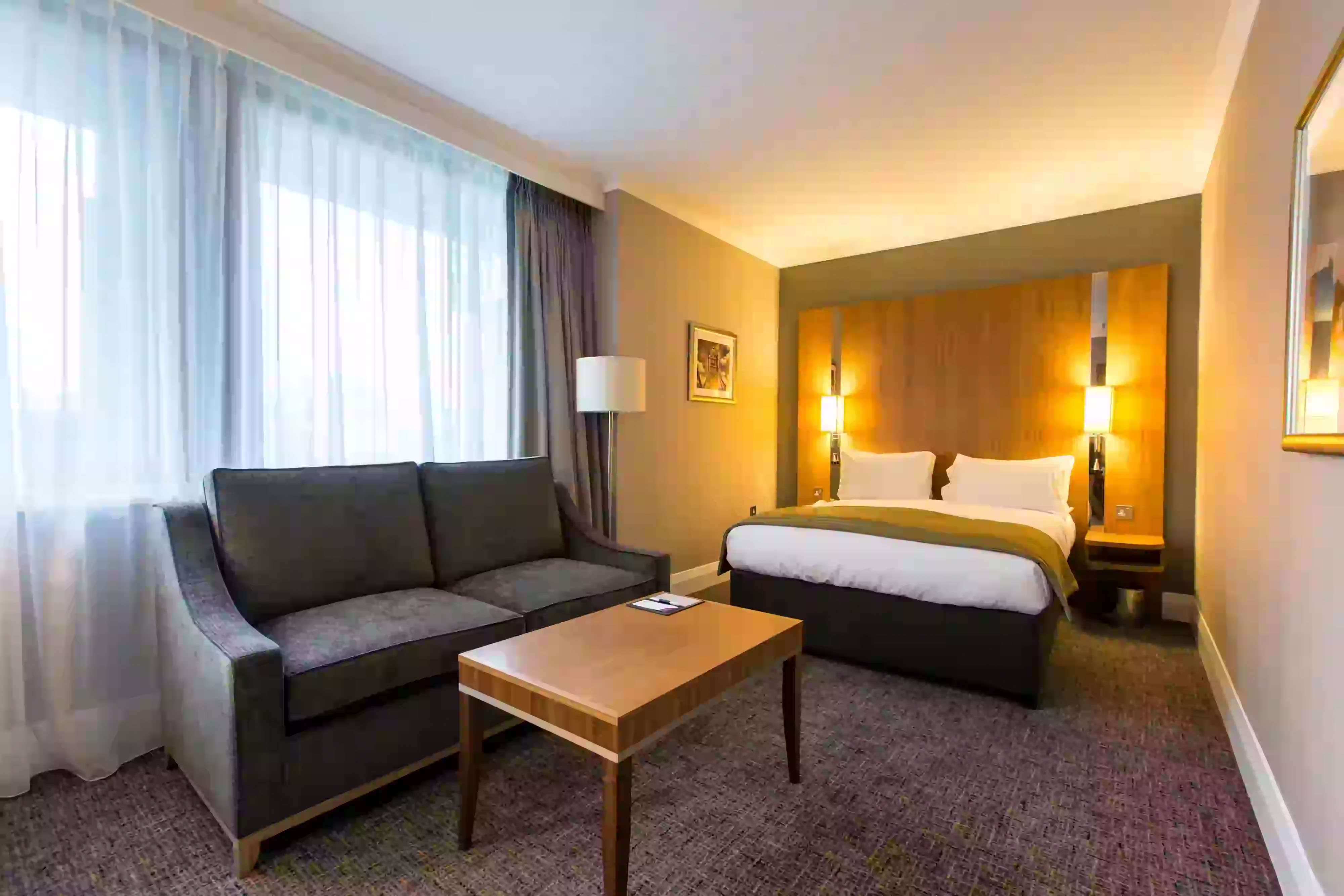 Crowne Plaza London - Ealing Family Room