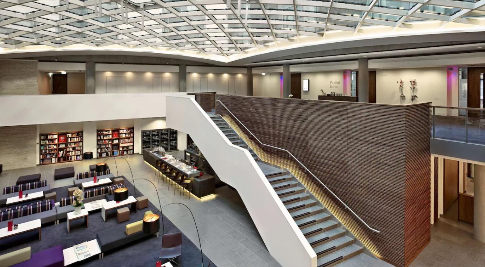 DoubleTree by Hilton Hotel London - Tower of London Reception