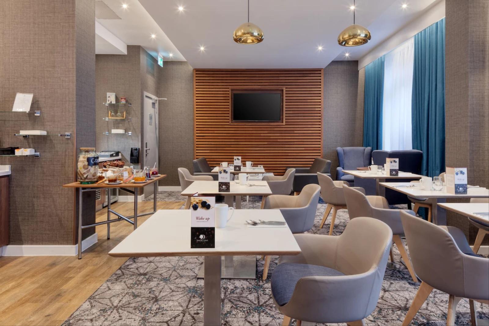 DoubleTree by Hilton London Angel Kings Cross Executive Club Lounge