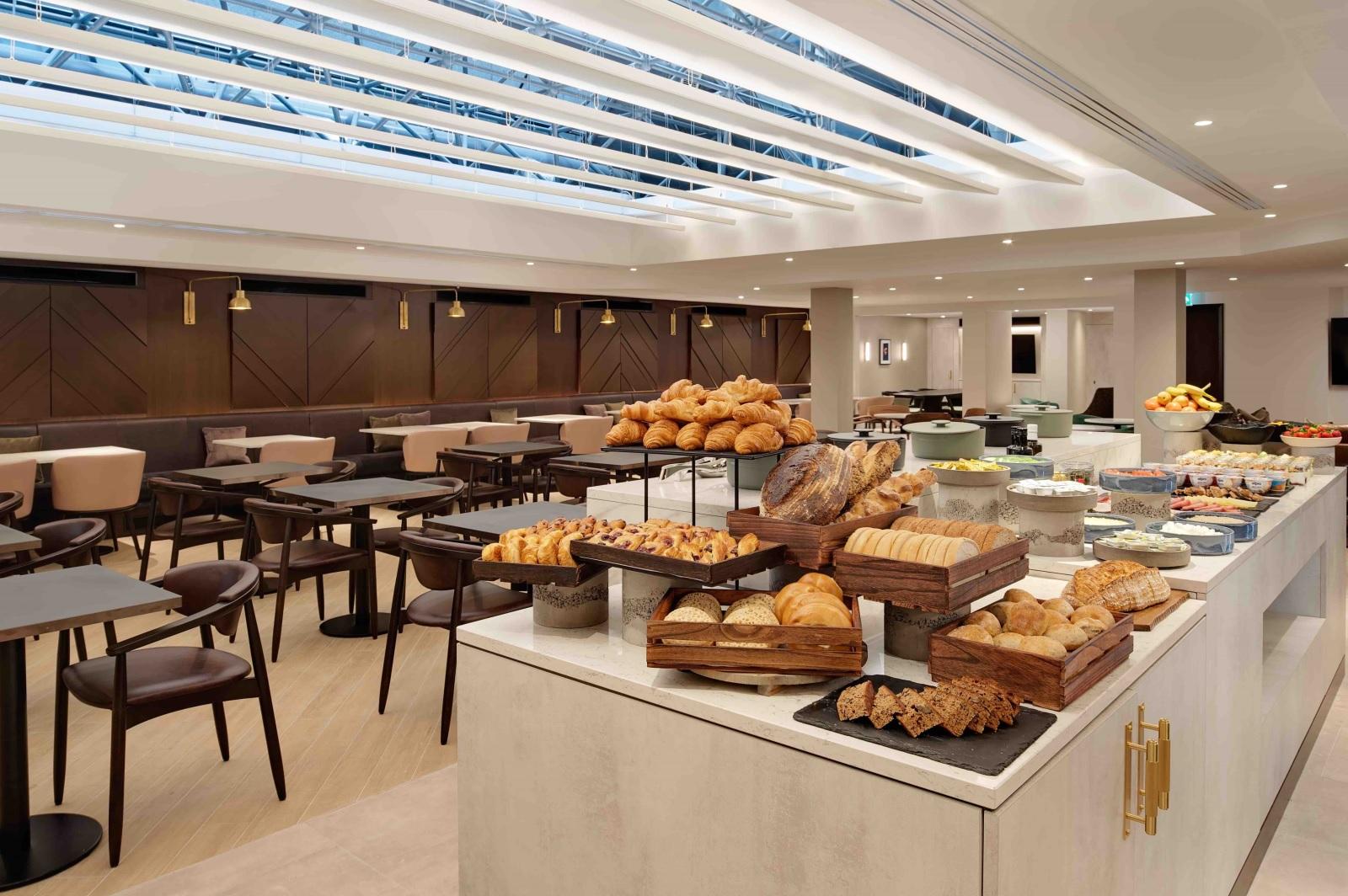 Hilton London Metropole Executive Club Lounge Breakfast Area