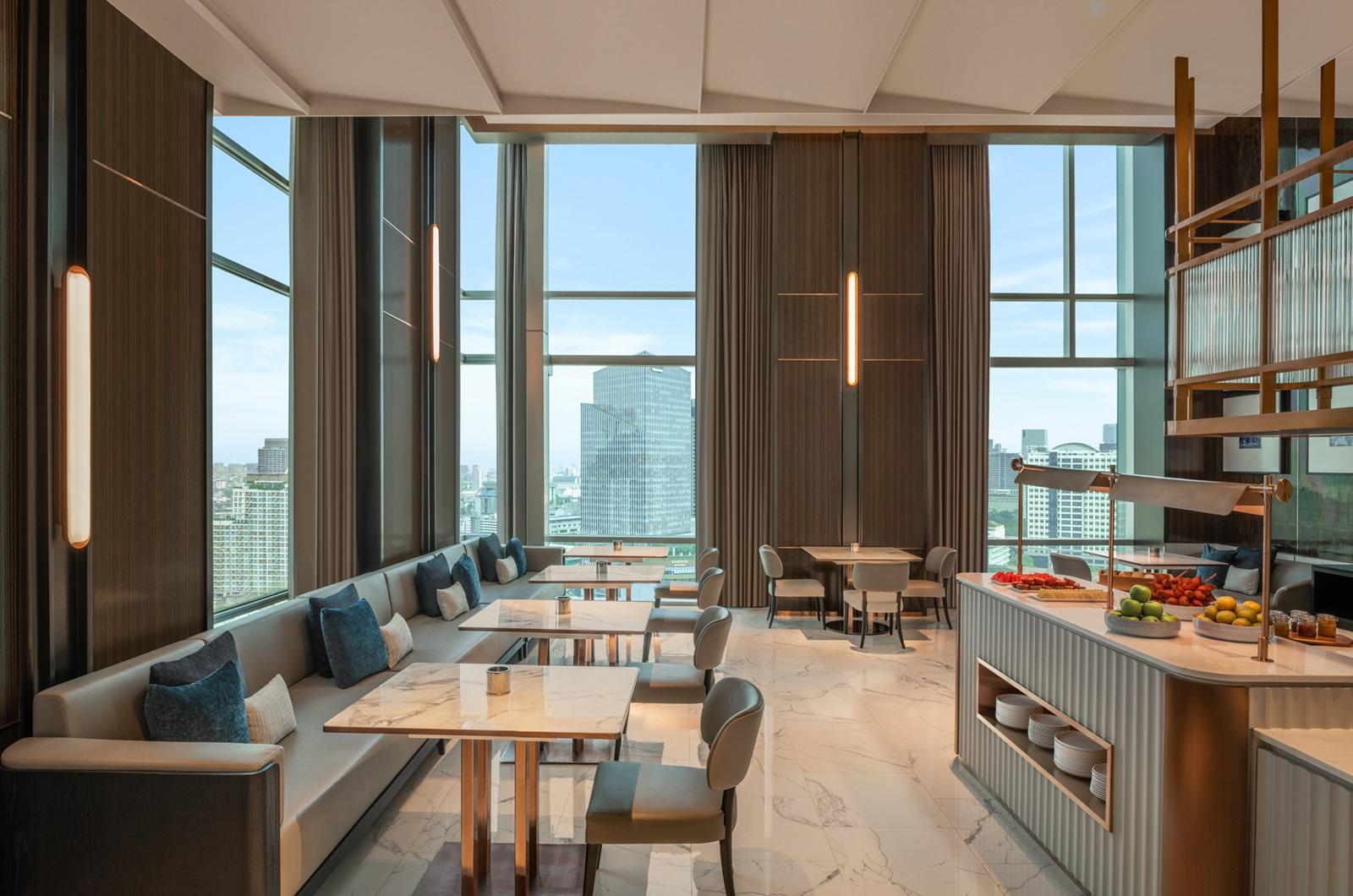 Le Meridien Bangkok Executive Club Lounge Tables