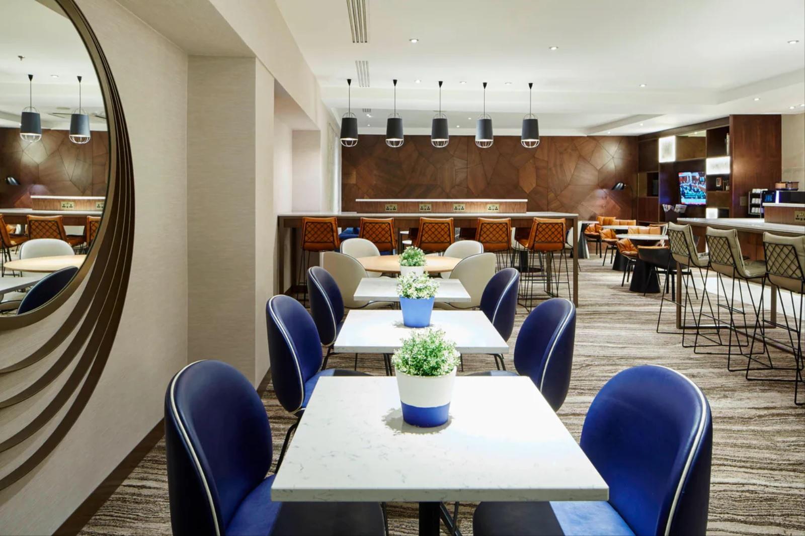 London Marriott Hotel Regents Park Executive Club Lounge Dining Tables