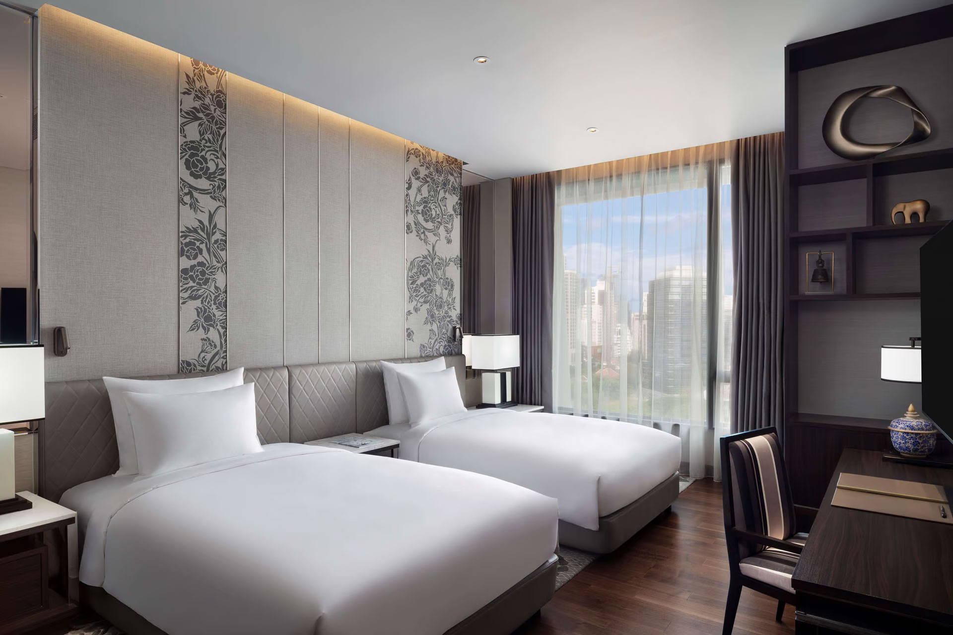 Sindhorn Kempinski Hotel Bangkok Twin Bedroom