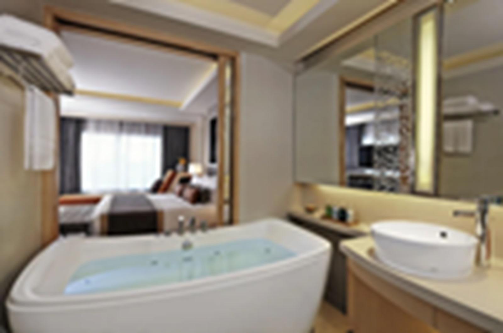 Amari Bangkok King Bedroom and Bathroom