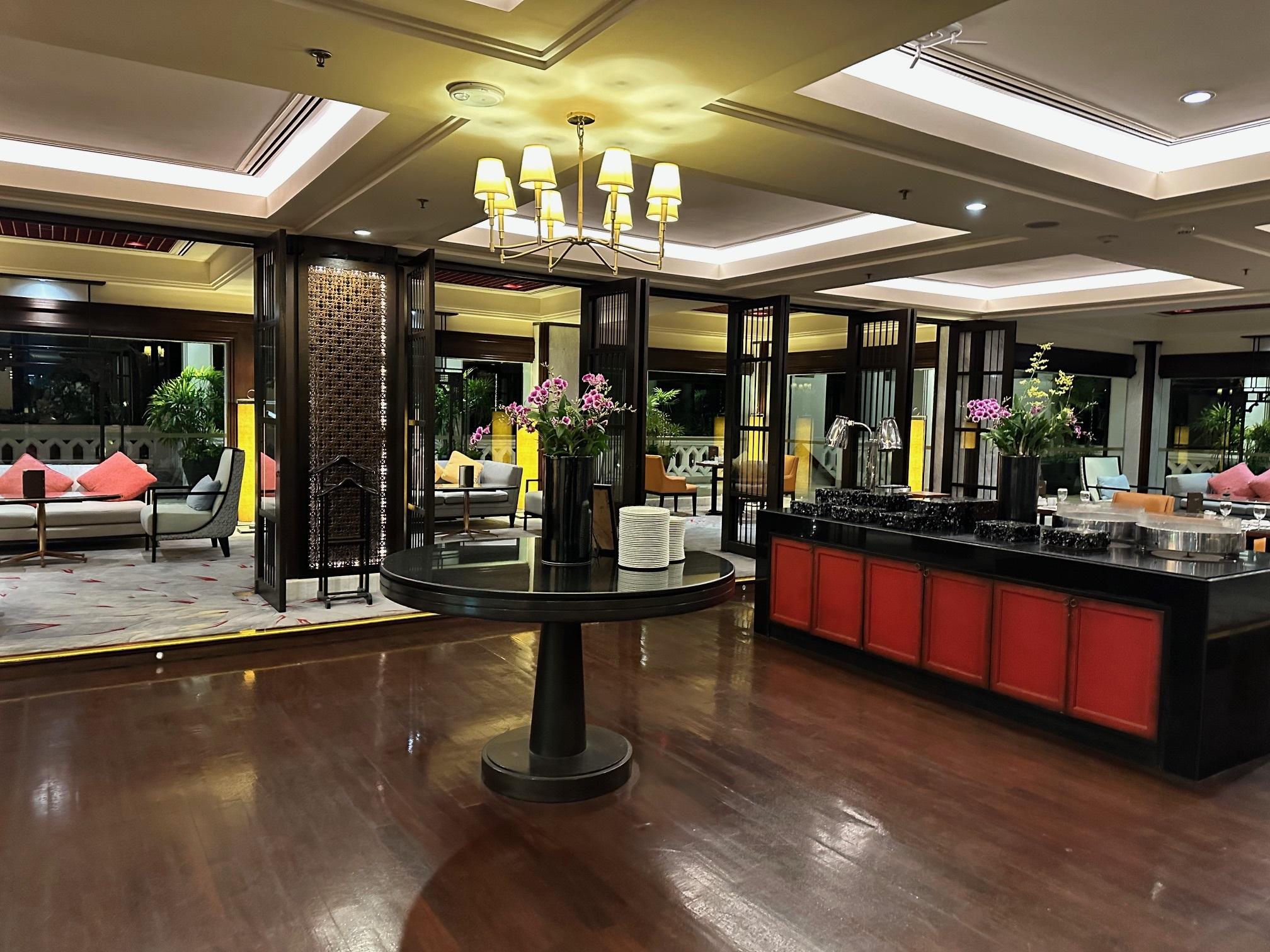 Anantara Riverside Bangkok Resort Executive Club Lounge Overview