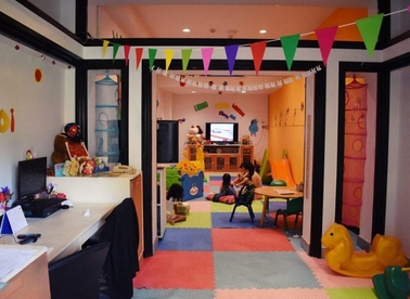 Anantara Riverside Bangkok Resort Kids Club