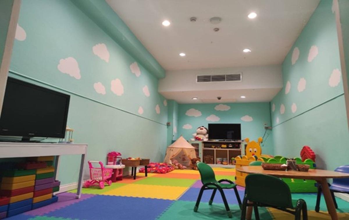 Anantara Riverside Bangkok Resort Kids Club Play Area