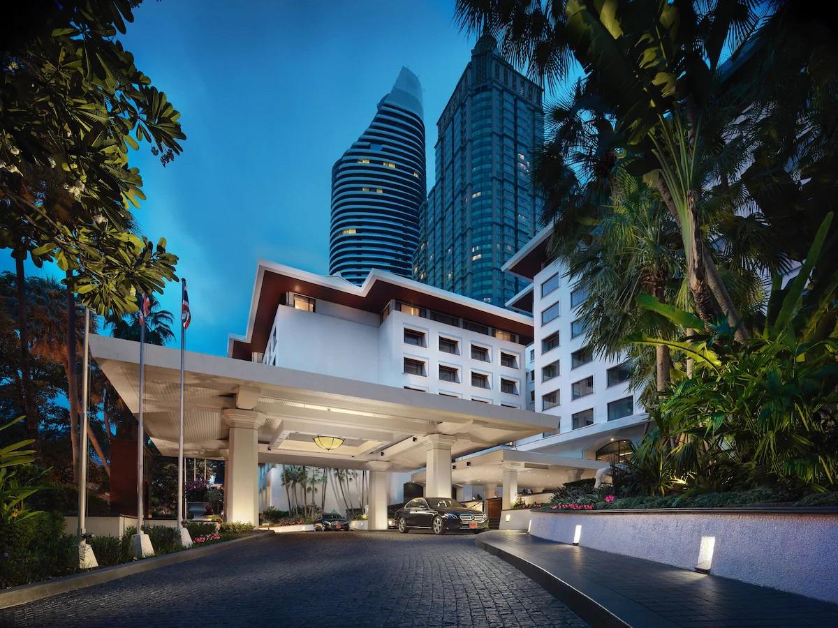 Anantara Siam Bangkok Hotel Entrance