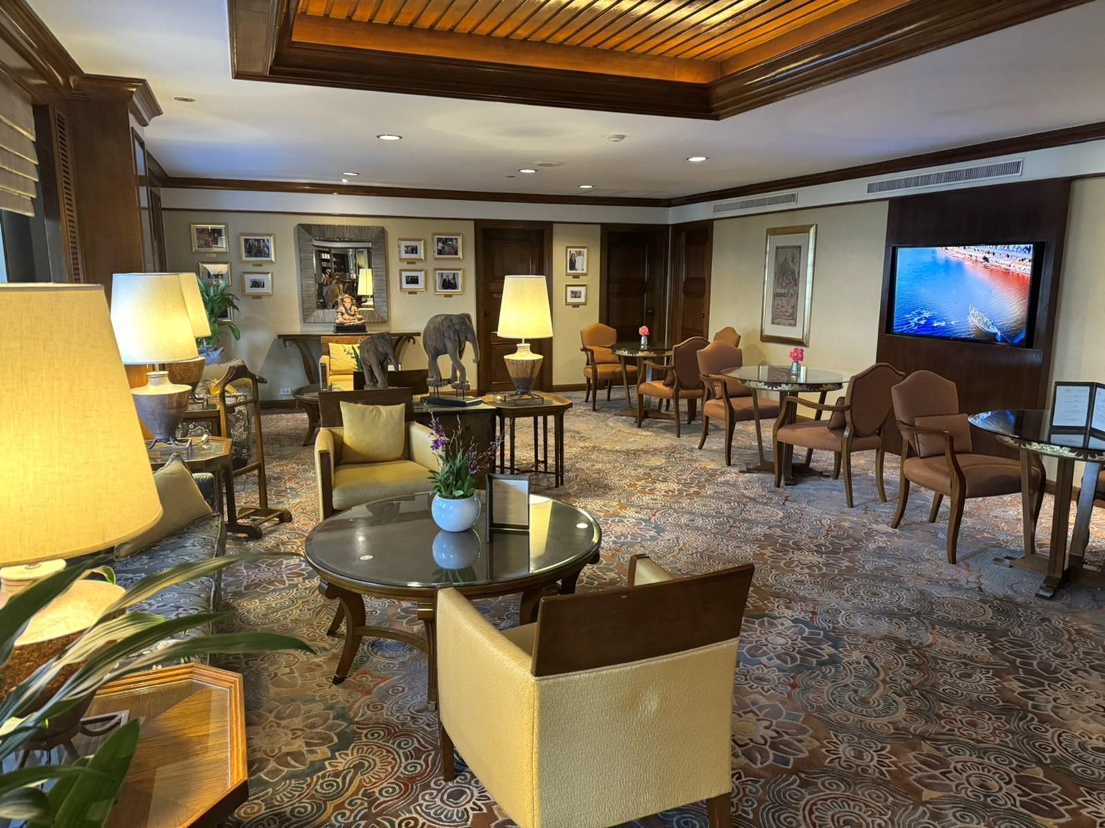 Anantara Siam Bangkok Hotel Executive Club Lounge Chairs