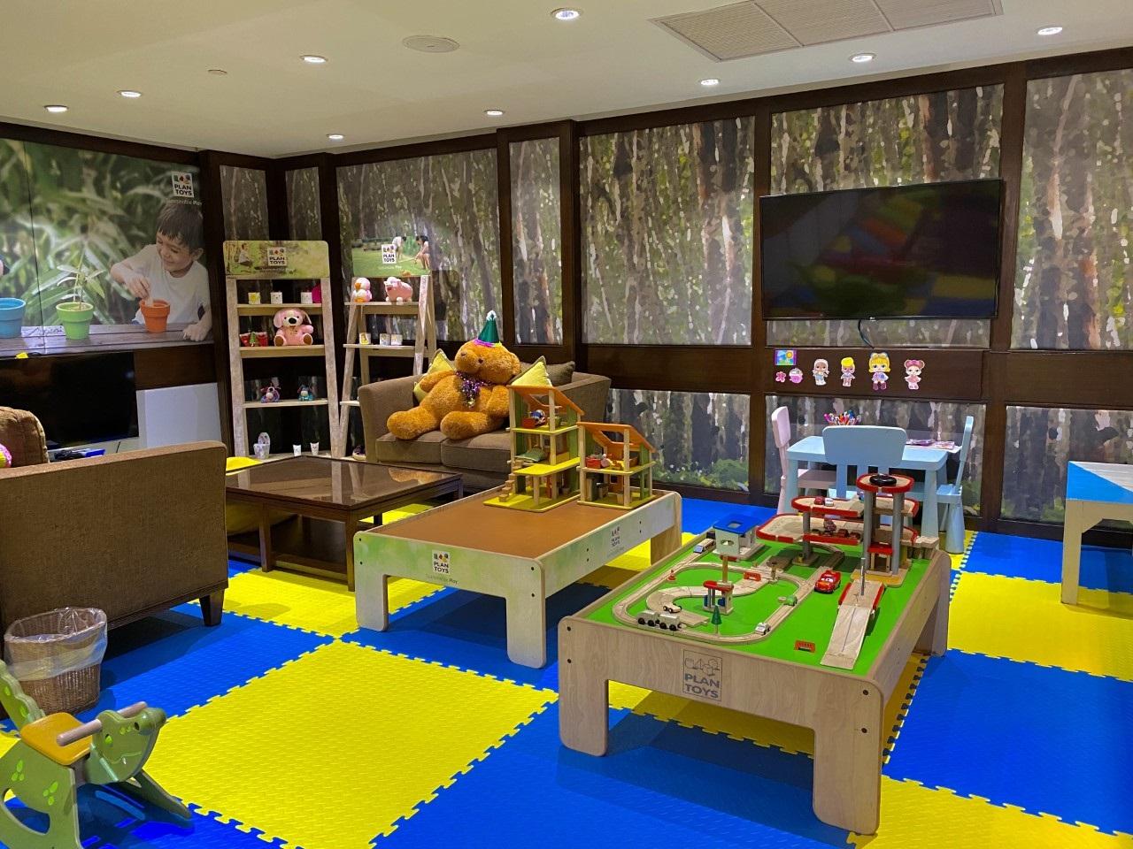 Anantara Siam Bangkok Hotel Kids Club Toys