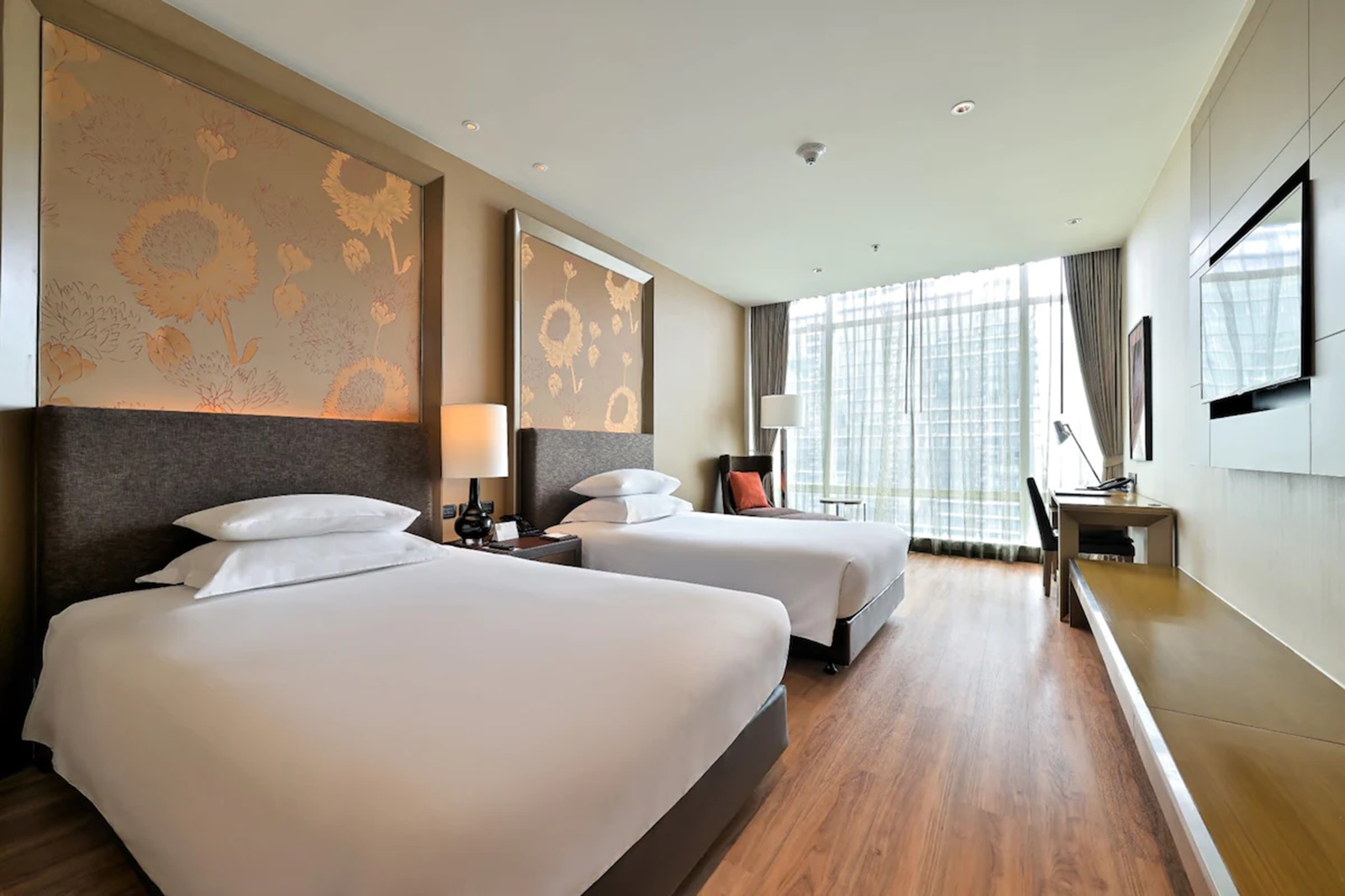 Eastin Grand Hotel Sathorn Twin Bedroom