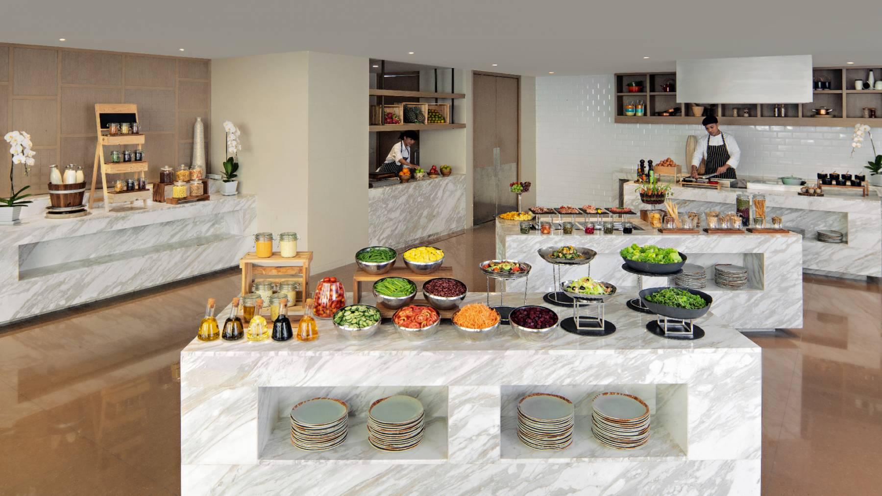 Movenpick BDMS Wellness Resort Bangkok Executive Club Lounge Nourish Buffet