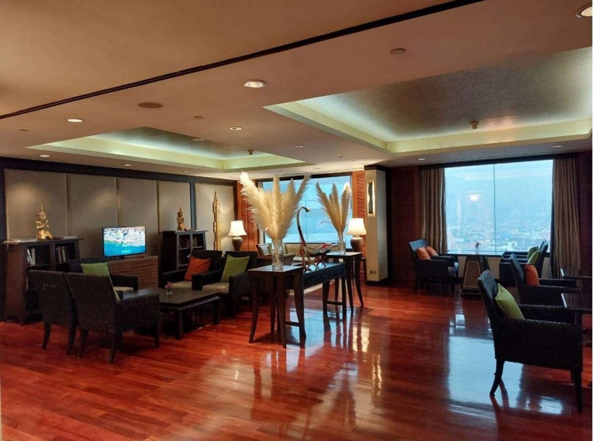 Swissotel Bangkok Ratchada Executive Club Lounge Overview